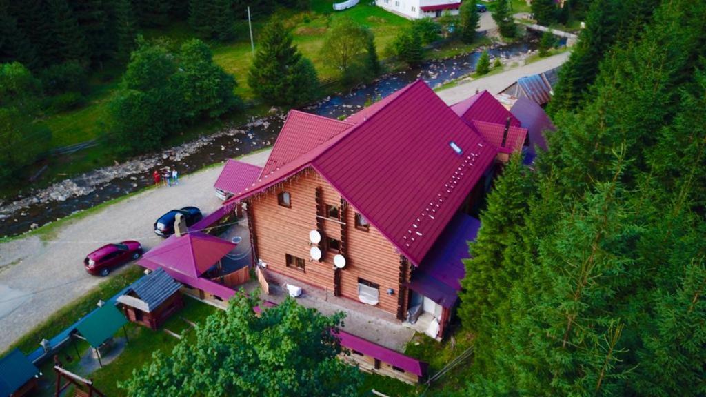Hotel Berloga-Sinevir Synevyrsʼka Polyana Extérieur photo
