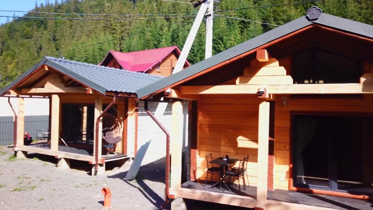 Hotel Berloga-Sinevir Synevyrsʼka Polyana Extérieur photo