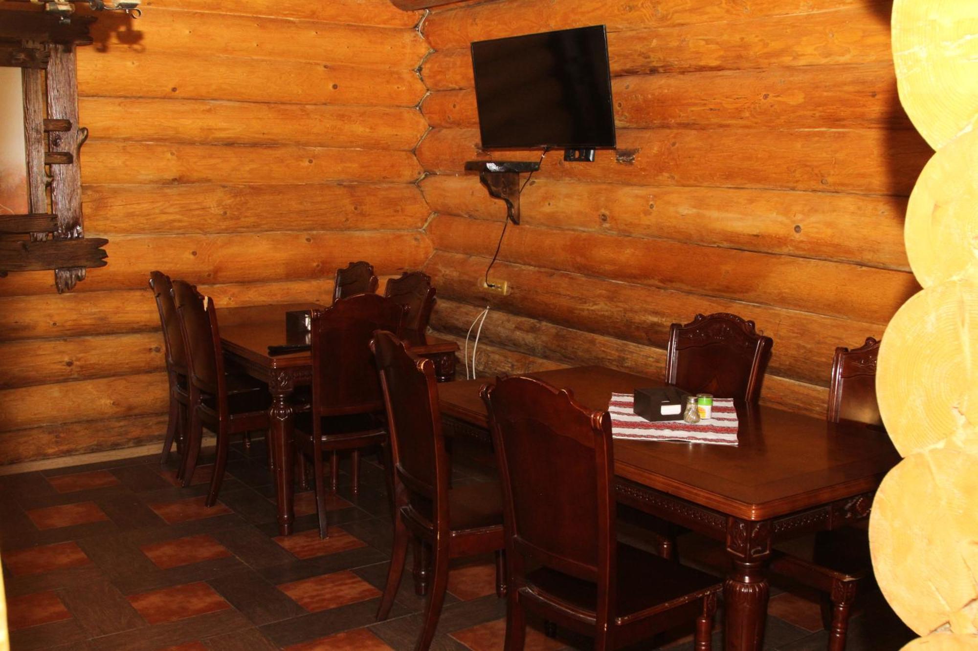 Hotel Berloga-Sinevir Synevyrsʼka Polyana Extérieur photo