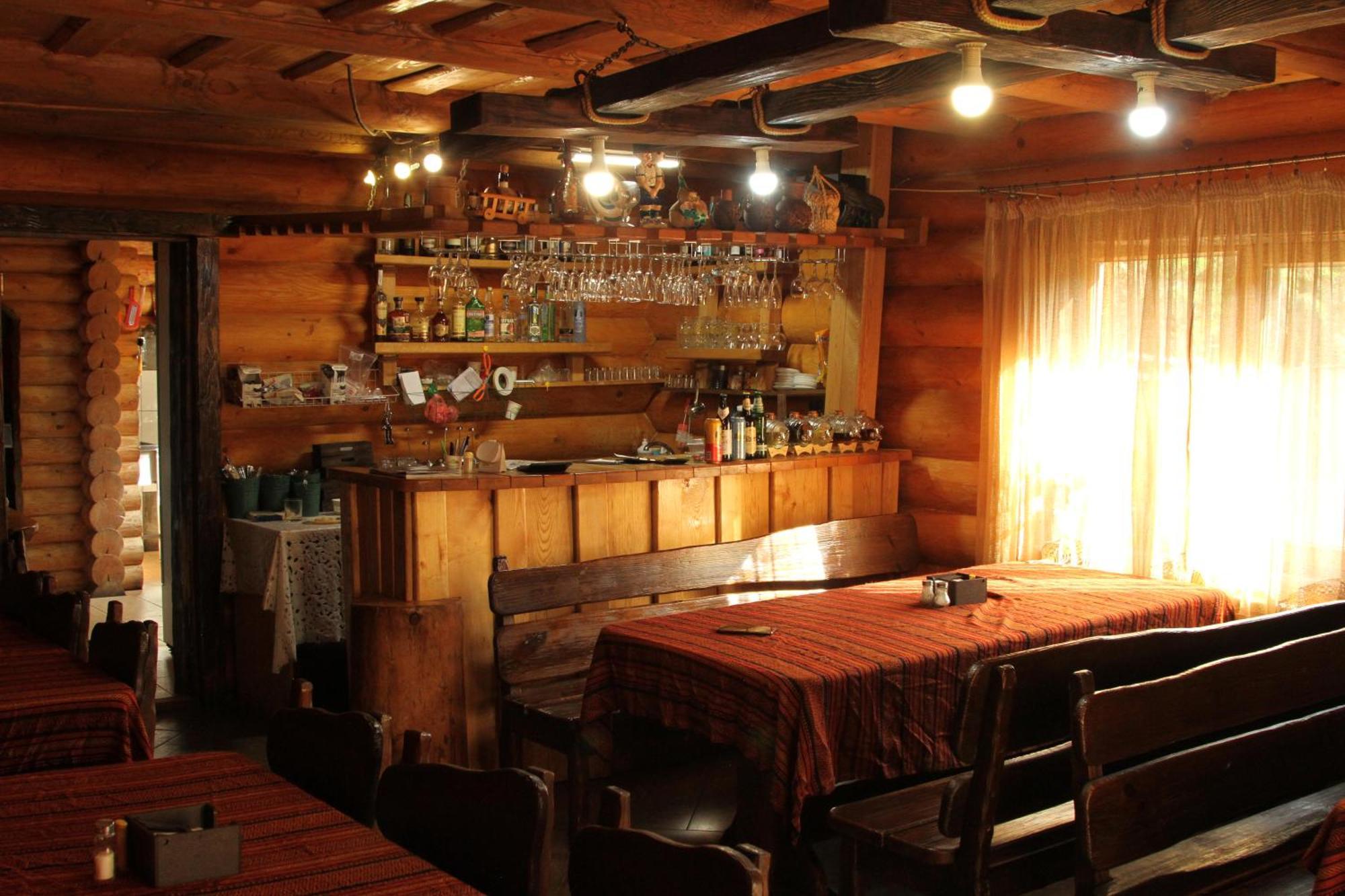 Hotel Berloga-Sinevir Synevyrsʼka Polyana Extérieur photo