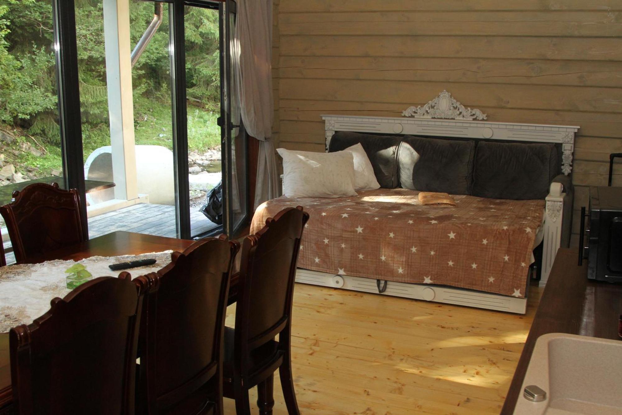 Hotel Berloga-Sinevir Synevyrsʼka Polyana Extérieur photo