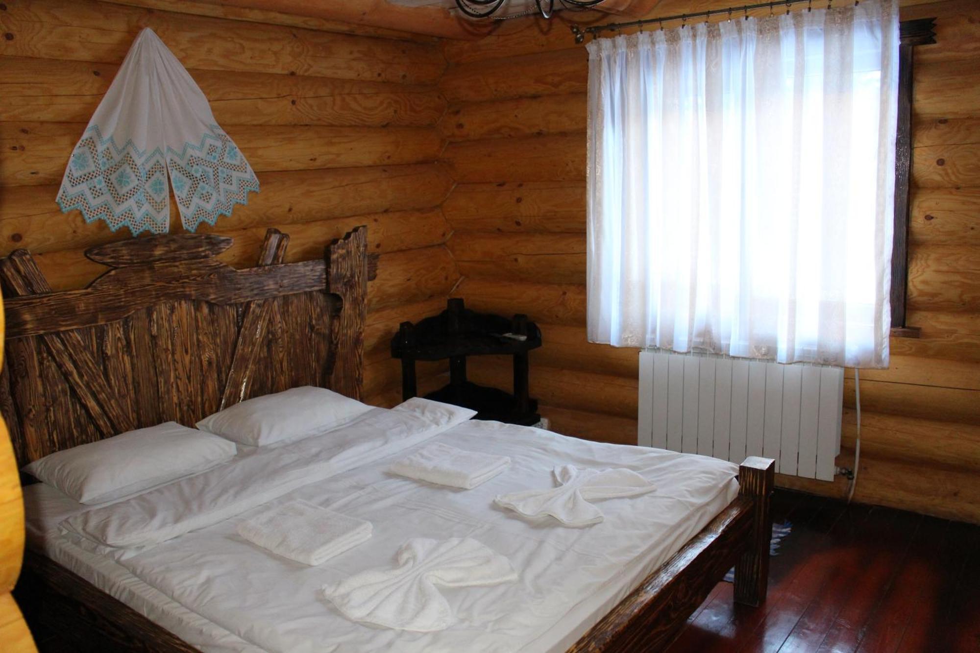Hotel Berloga-Sinevir Synevyrsʼka Polyana Extérieur photo